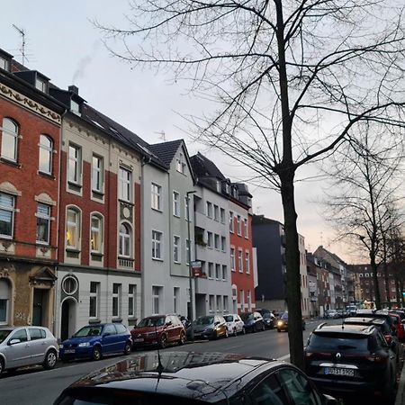 Elena Flat Sonnenblumen Duisburg Zentrum Εξωτερικό φωτογραφία