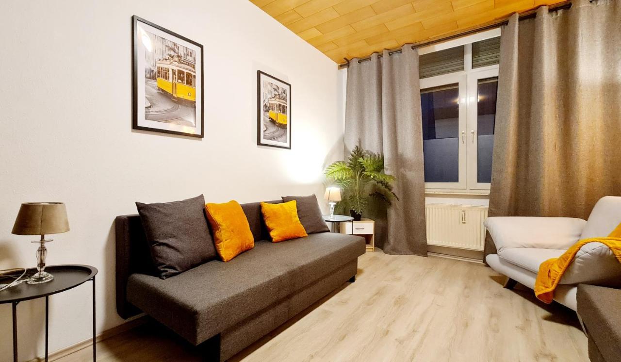 Elena Flat Sonnenblumen Duisburg Zentrum Εξωτερικό φωτογραφία