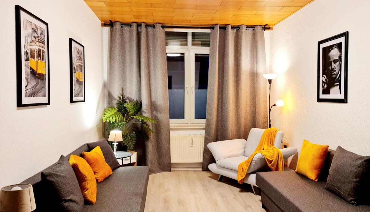 Elena Flat Sonnenblumen Duisburg Zentrum Εξωτερικό φωτογραφία