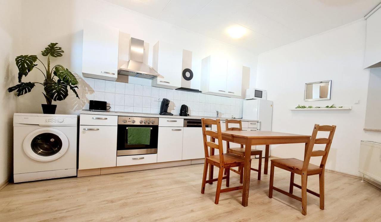 Elena Flat Sonnenblumen Duisburg Zentrum Εξωτερικό φωτογραφία