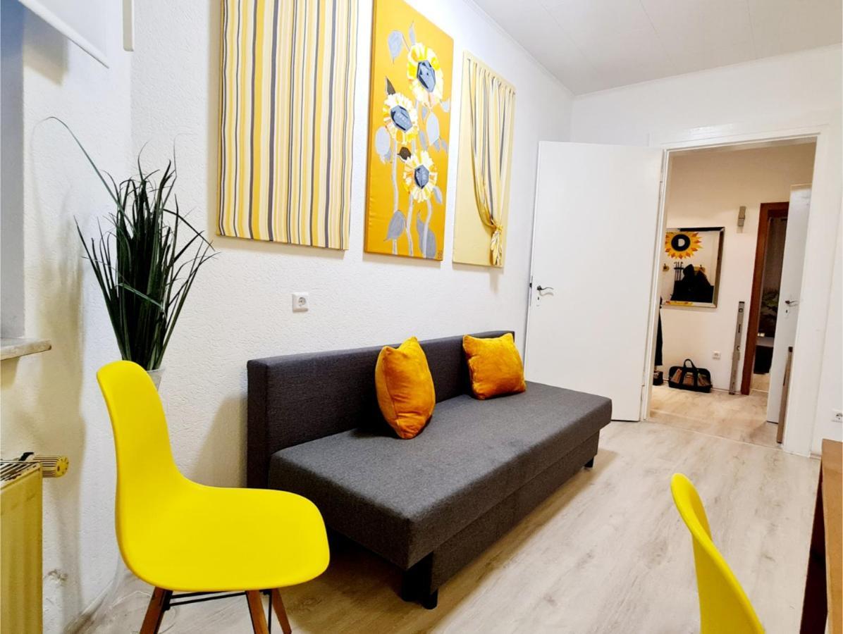 Elena Flat Sonnenblumen Duisburg Zentrum Εξωτερικό φωτογραφία
