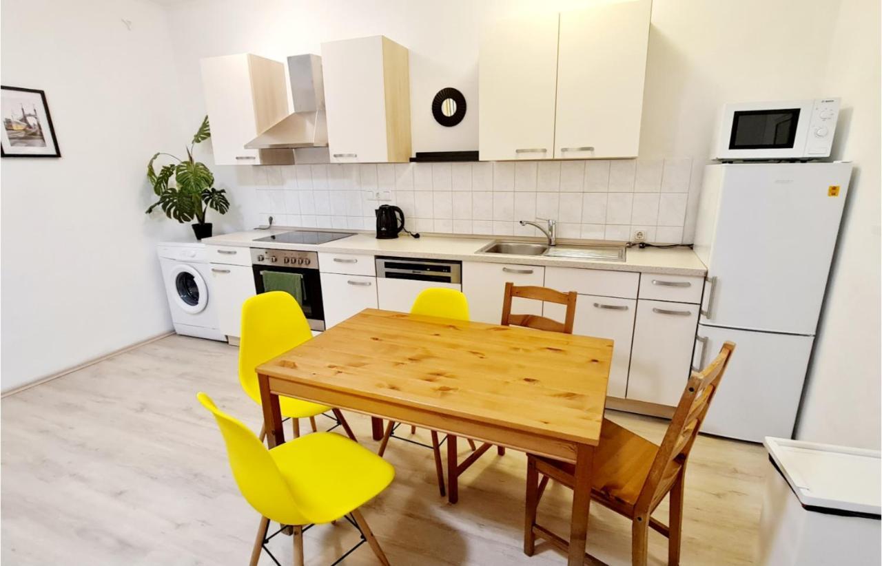 Elena Flat Sonnenblumen Duisburg Zentrum Εξωτερικό φωτογραφία