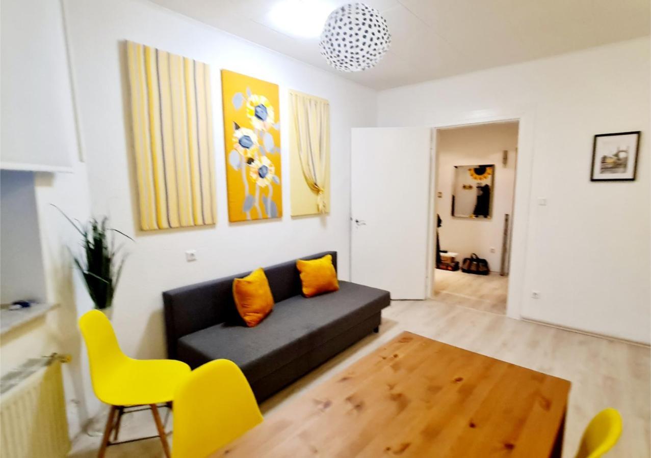 Elena Flat Sonnenblumen Duisburg Zentrum Εξωτερικό φωτογραφία